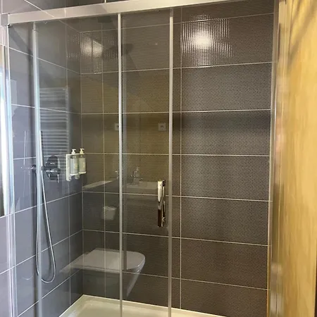 公寓 卡萨多维德艾诺酒店 *